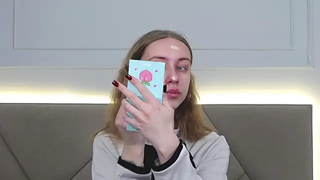 RachaelCute online show from December 18, 2025, 4:28 am