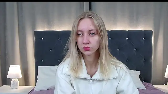 RachaelCute online show from April 24, 2026, 4:14 am