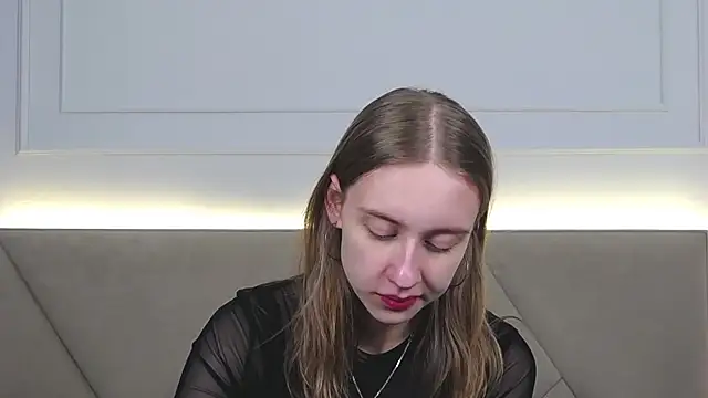 RachaelCute online show from December 15, 2025, 4:18 am