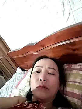 Feeling-hot online show from December 16, 2025, 8:46 pm