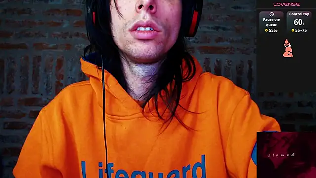 CaramelToy online show from January 11, 2026, 9:00 pm