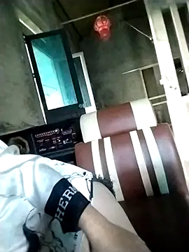 m-mbae online show from November 28, 2025, 8:25 am