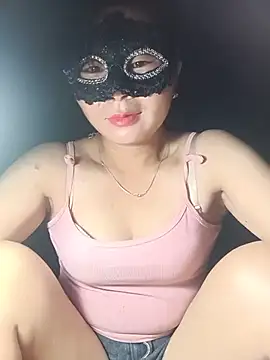 vangkt-cute online show from June 26, 2026, 9:20 pm