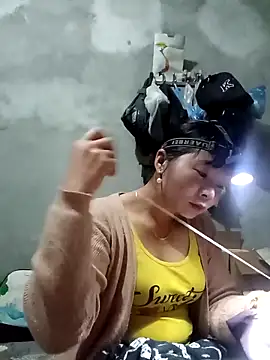 vangkt-cute online show from December 5, 2025, 7:45 pm