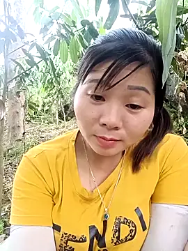 vangkt-cute online show from April 23, 2026, 4:52 am