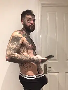 Snapshot of magicmichaell chatting on November 28, 2025, 2:28 pm magicmichaell online show from November 28, 2025, 2:28 pm