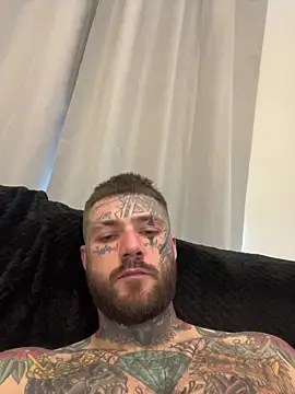 Snapshot of magicmichaell chatting on April 6, 2026, 2:51 pm magicmichaell online show from April 6, 2026, 2:51 pm