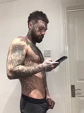 Snapshot of magicmichaell chatting on November 26, 2025, 7:30 am magicmichaell online show from November 26, 2025, 7:30 am