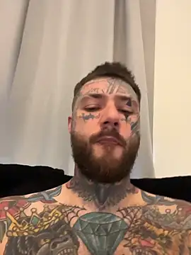 Snapshot of magicmichaell chatting on March 11, 2026, 10:42 am magicmichaell online show from March 11, 2026, 10:42 am