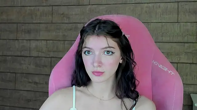 Snapshot of SophiaProve chatting on February 9, 2026, 5:00 pm SophiaProve online show from February 9, 2026, 5:00 pm