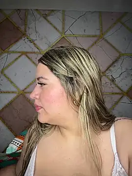 Amira Malia online show from January 16, 2026, 2:10 pm