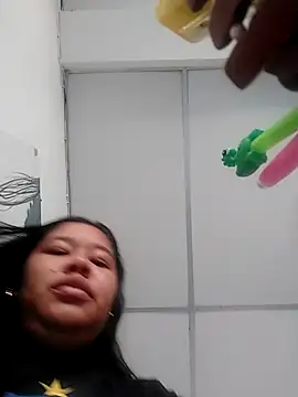 Sarahy- online show from November 18, 2025, 11:57 am