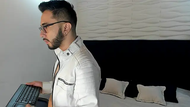 dave wolff online show from November 17, 2025, 12:09 pm