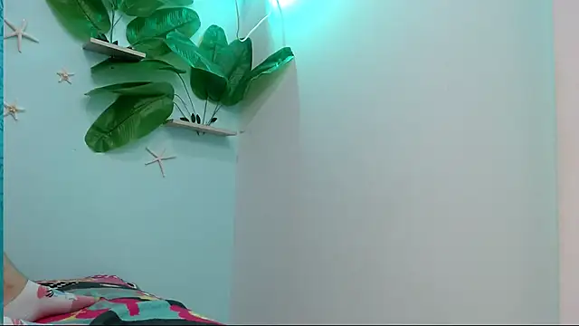 salomesmit666 online show from November 13, 2025, 8:13 pm