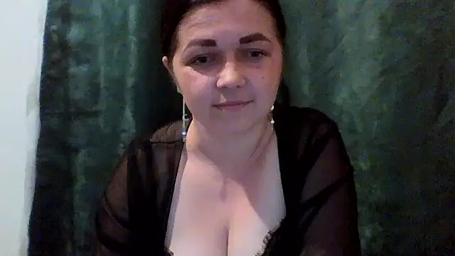 Vitalina282128 online show from June 5, 2026, 9:42 pm