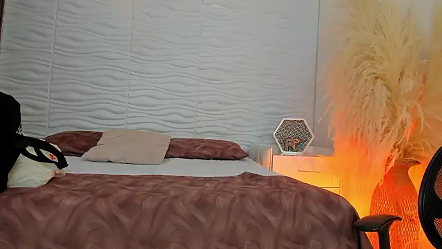 lilithDraven  online show from March 19, 2026, 4:12 am