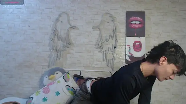 axel milo kairo and noa online show from January 17, 2026, 2:09 pm