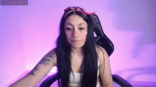 Millie bobby online show from November 14, 2025, 1:48 pm