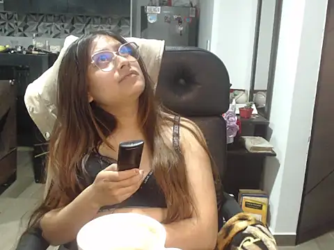 Snapshot of amatista_katzenn chatting on February 6, 2026, 3:35 am amatista katzenn online show from February 6, 2026, 3:35 am