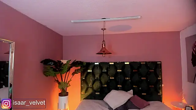 Velvet Dreamss online show from April 21, 2026, 11:39 am