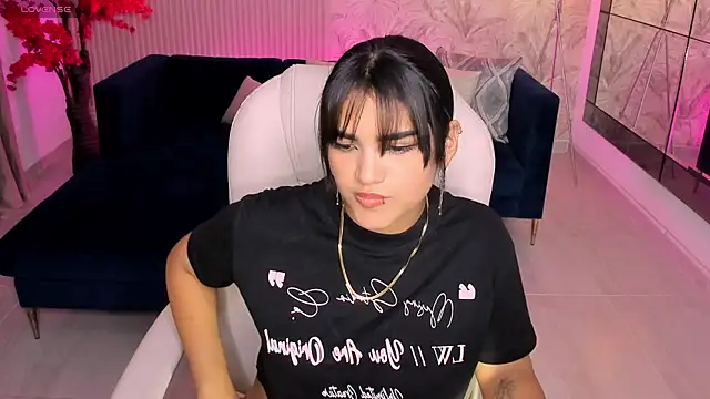 Snapshot of Kim_stonee chatting on June 27, 2026, 7:42 pm Kim stonee online show from June 27, 2026, 7:42 pm
