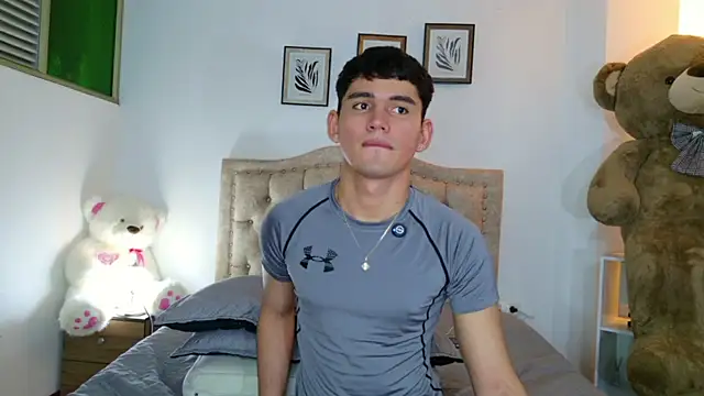 estebanperez 26 online show from August 5, 2026, 3:33 am