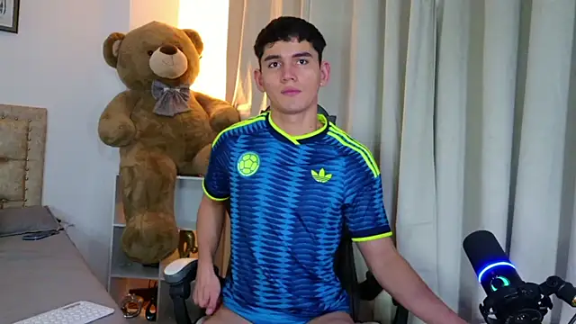 estebanperez 26 online show from July 30, 2026, 11:09 am