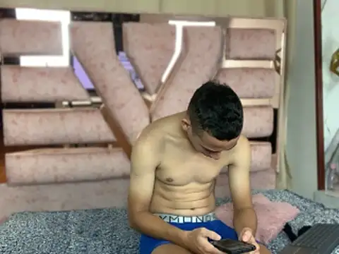 Antonella And Thiago online show from March 18, 2026, 1:24 pm