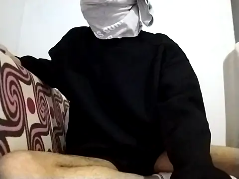 SkewingAwe online show from November 13, 2025, 6:01 pm