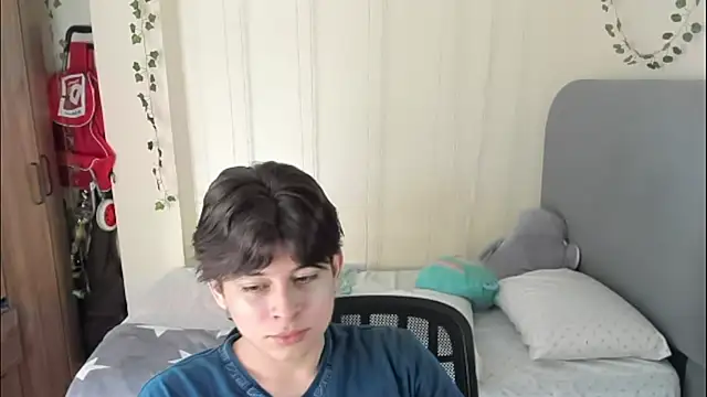 Snapshot of Felix_kitty chatting on March 5, 2026, 7:54 pm Felix kitty online show from March 5, 2026, 7:54 pm