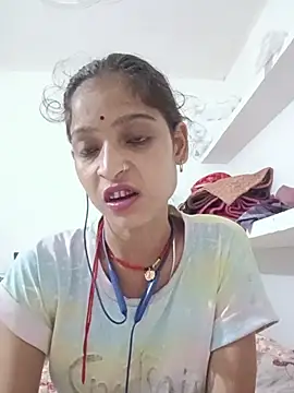 Mohnicute online show from July 15, 2026, 6:48 pm