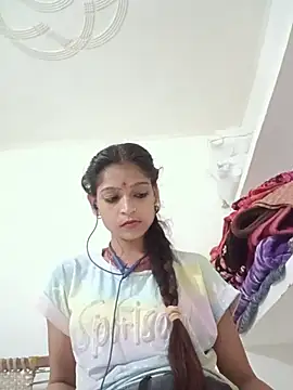 Mohnicute online show from July 14, 2026, 5:52 pm