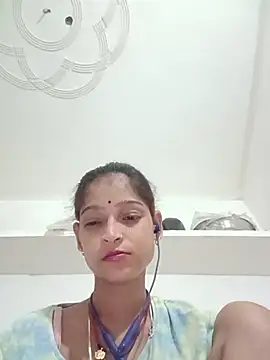 Mohnicute online show from July 12, 2026, 6:53 pm