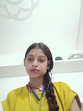 Mohnicute online show from July 7, 2026, 5:27 pm