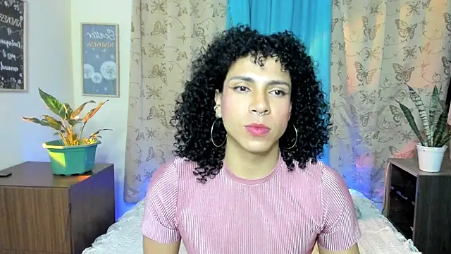 Angel White25 online show from December 17, 2025, 5:45 am