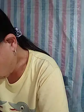 girl-hot2x online show from June 6, 2026, 6:24 pm