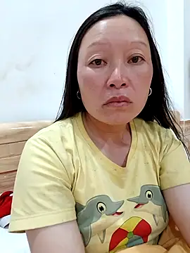 girl-hot2x online show from March 28, 2026, 1:45 pm