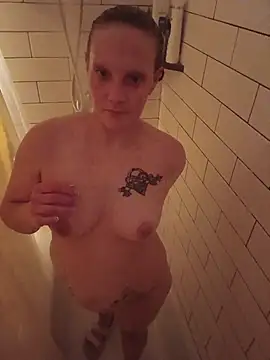 SquirtFlirtAlert online show from November 14, 2025, 9:13 am