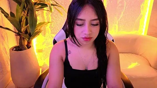 Juliana Tx online show from March 12, 2026, 3:01 am