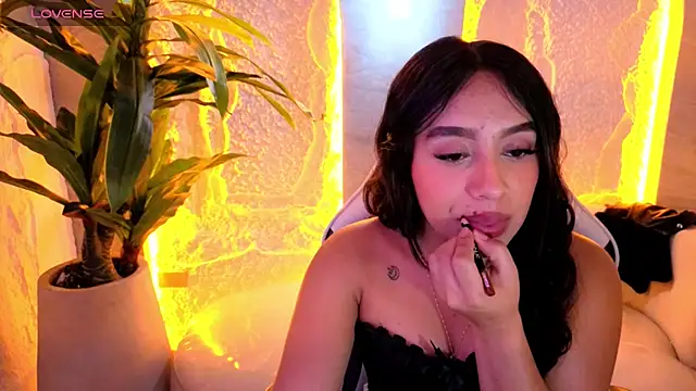 Juliana Tx online show from March 7, 2026, 3:13 am