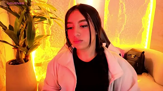 Juliana Tx online show from March 8, 2026, 2:59 am