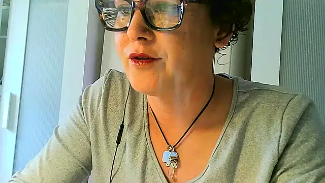 zaidapink1990 online show from March 22, 2026, 2:07 pm