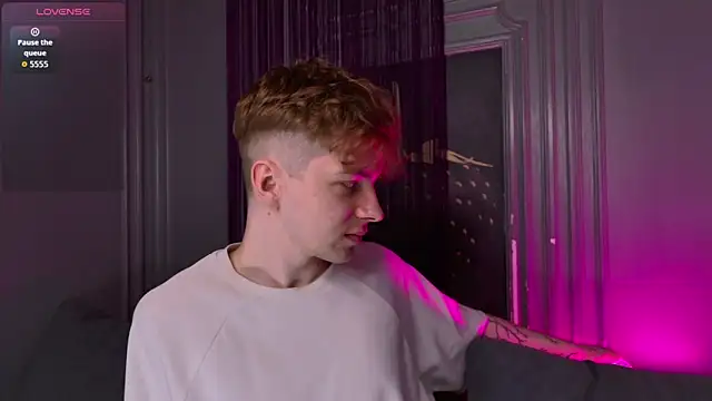 Paul Holt online show from November 18, 2025, 8:34 pm