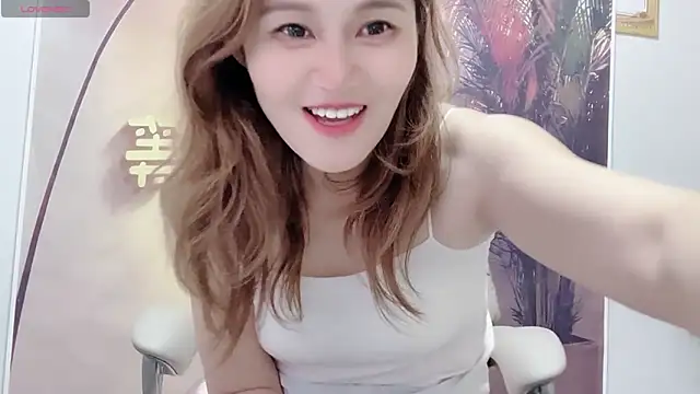Snapshot of Summer-C chatting on July 20, 2026, 1:24 pm Summer-C online show from July 20, 2026, 1:24 pm