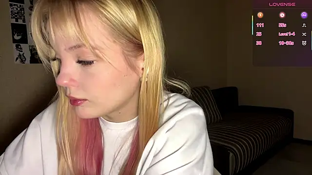 JestineParslow online show from January 18, 2026, 8:34 pm