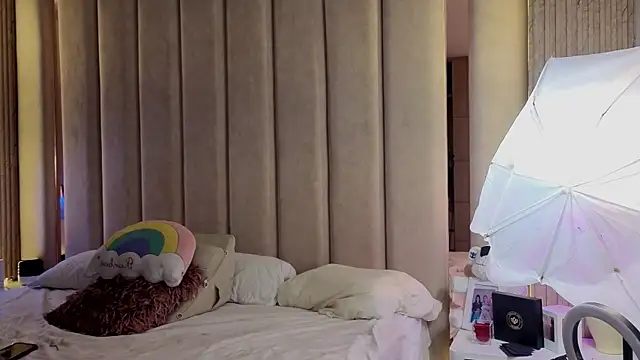 Iamnyxy online show from November 28, 2025, 11:10 am