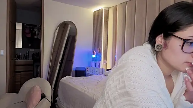 Iamnyxy online show from December 16, 2025, 11:03 am