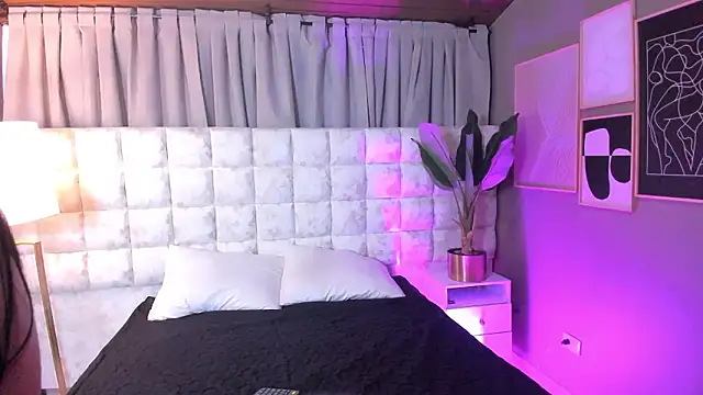 Snapshot of Atenea_Velle chatting on March 17, 2026, 1:14 pm Atenea Velle online show from March 17, 2026, 1:14 pm