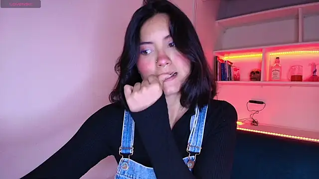 Brandy collinss online show from November 18, 2025, 11:24 am