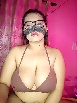 Bunnybush37 online show from June 13, 2026, 3:32 pm